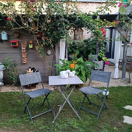Gite La Comete Chinon Exterior photo
